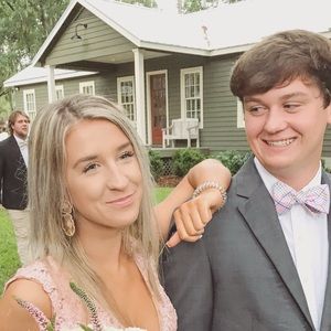 Meet your Posher, Hailey